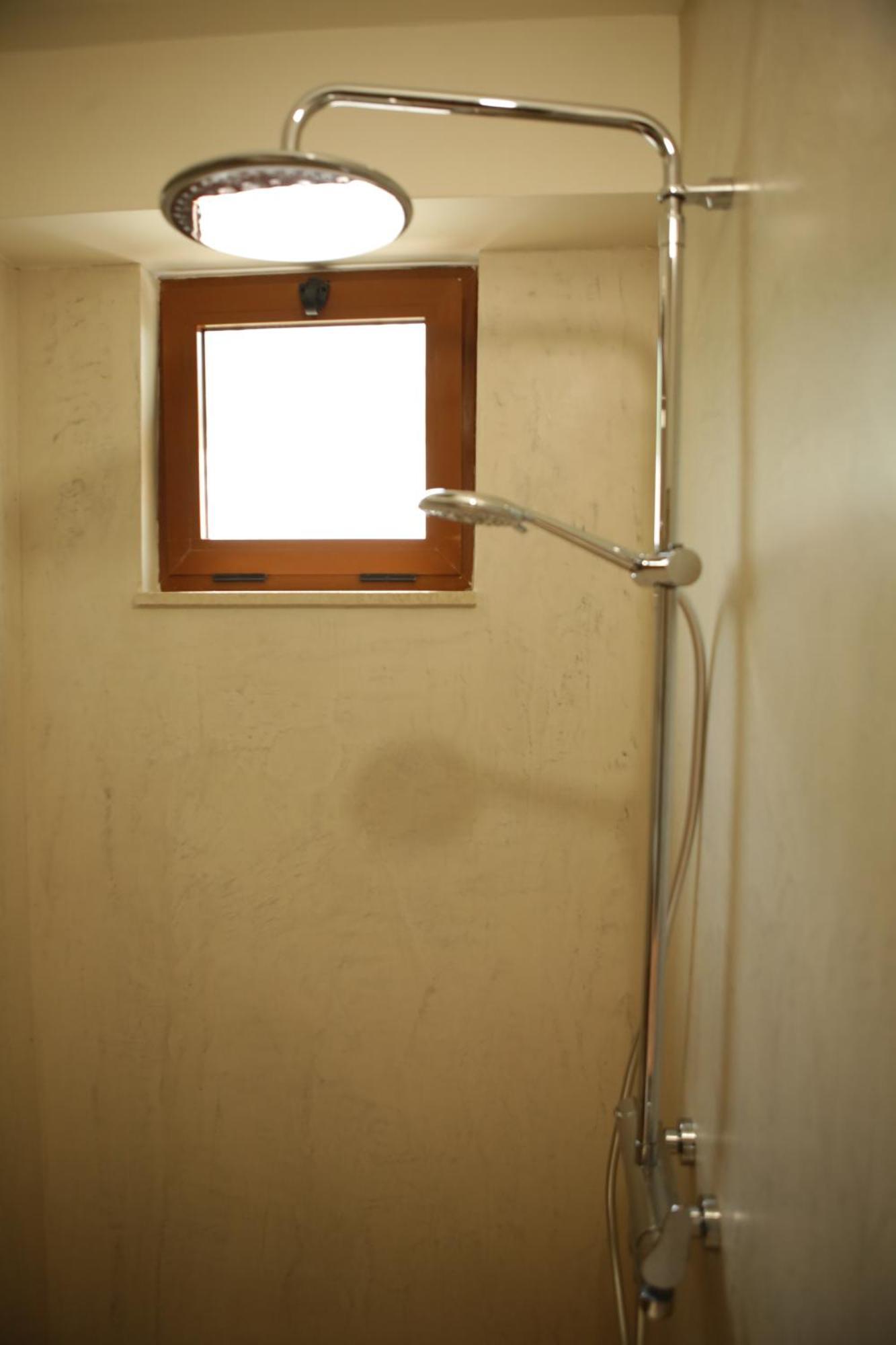 La Casa Di Nonna Lägenhet Qeparo Exteriör bild