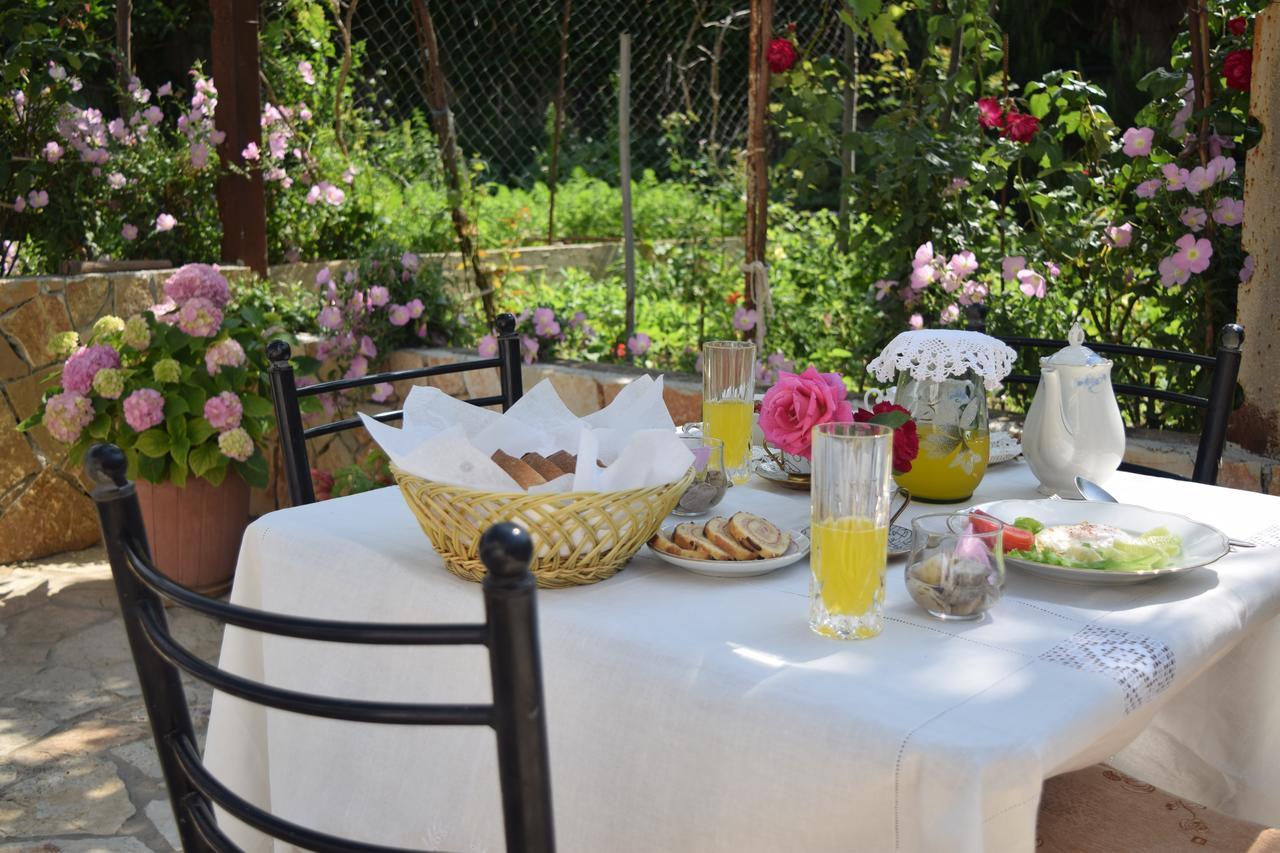 La Casa Di Nonna Lägenhet Qeparo Exteriör bild