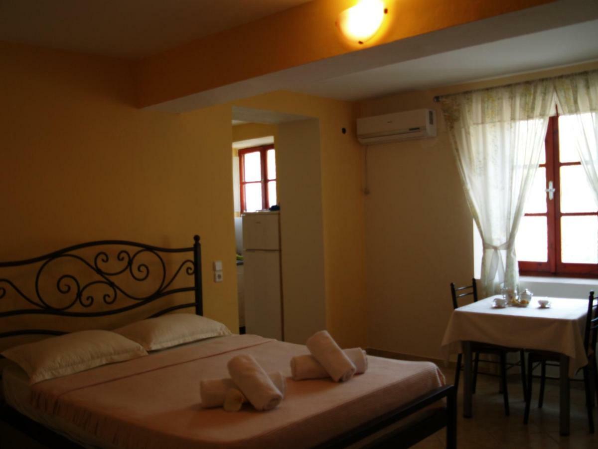 La Casa Di Nonna Lägenhet Qeparo Exteriör bild
