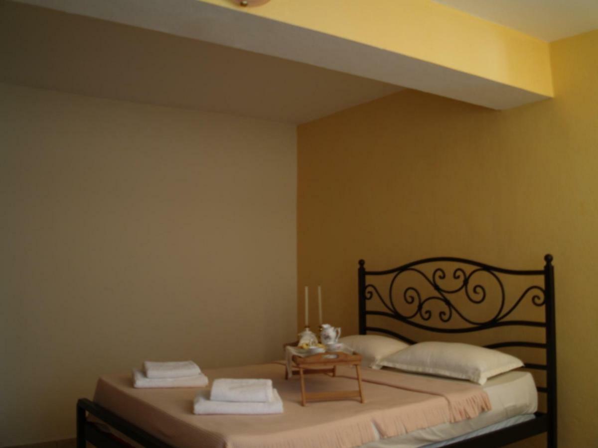 La Casa Di Nonna Lägenhet Qeparo Exteriör bild